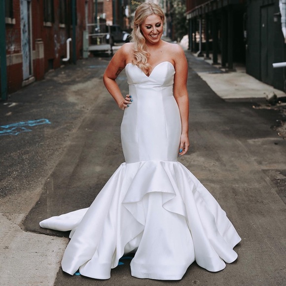 Meet your Poshaholic Sarah 💋 - Picture 15 of 16